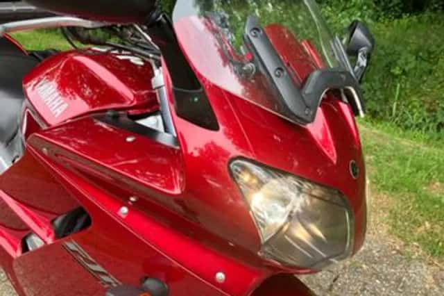 Yamaha FJR1300 (2002) thumbnail 3