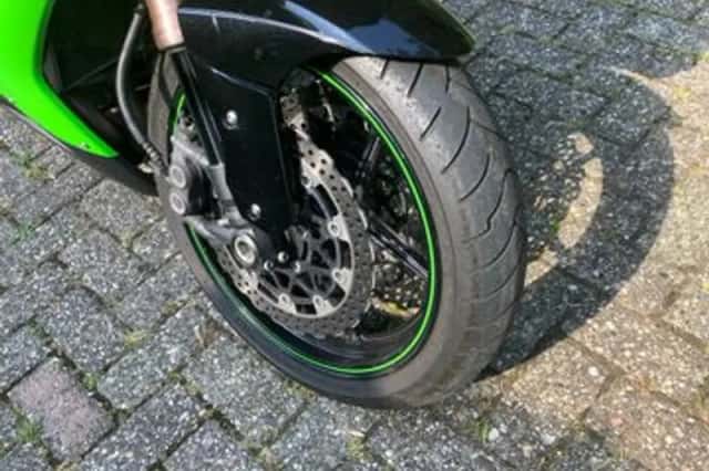 Kawasaki ZX-10R (2009) thumbnail 2