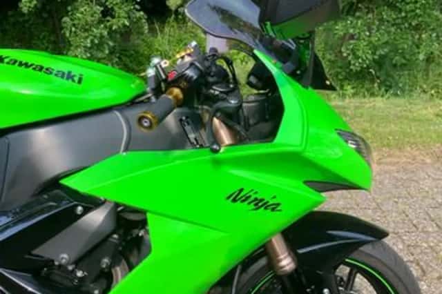Kawasaki ZX-10R (2009) thumbnail 4