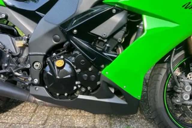 Kawasaki ZX-10R (2009) thumbnail 5