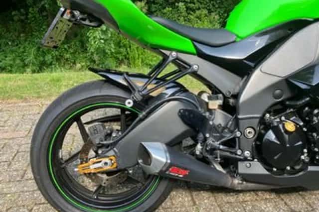 Kawasaki ZX-10R (2009) thumbnail 6
