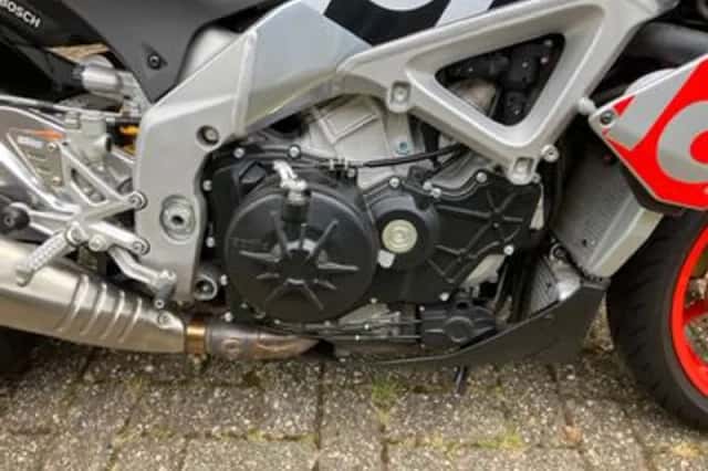 Aprilia Tuono V4 1100 FACTORY (2016) thumbnail 6