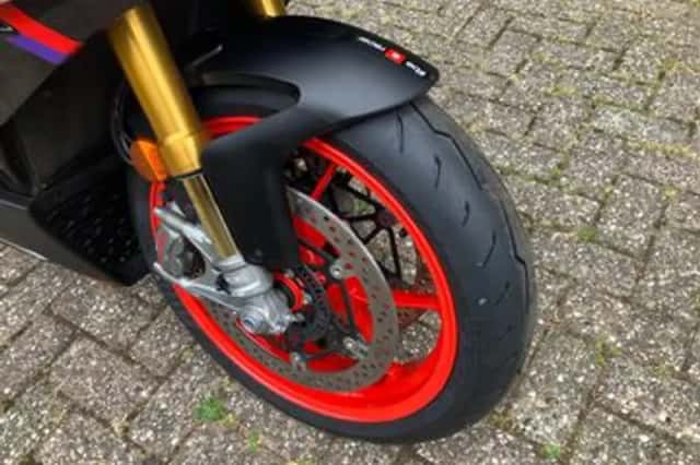Aprilia Tuono V4 1100 FACTORY (2023) thumbnail 2