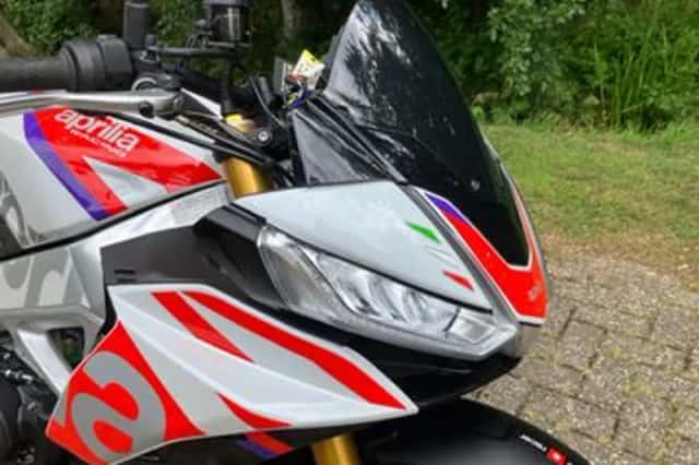 Aprilia Tuono V4 1100 FACTORY (2023) thumbnail 3