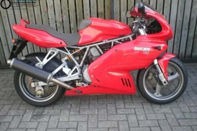 Ducati 750 SS C (2002) thumbnail 1
