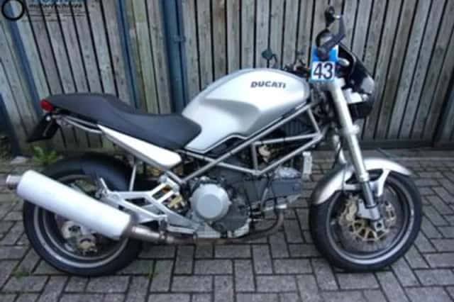 Ducati M 900 ie (2000) thumbnail 1