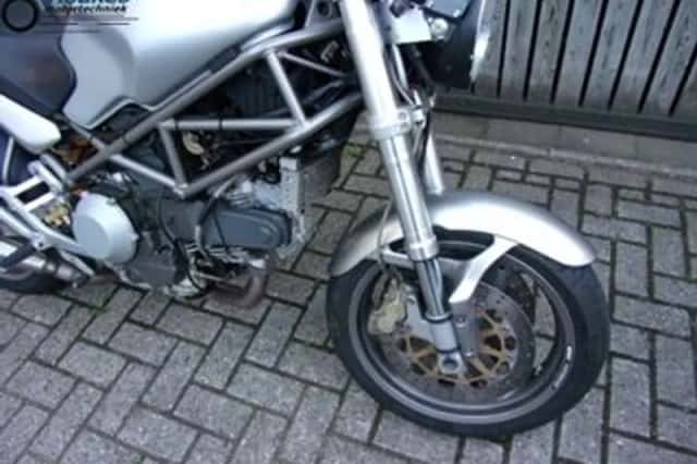Ducati M 900 ie (2000) thumbnail 3