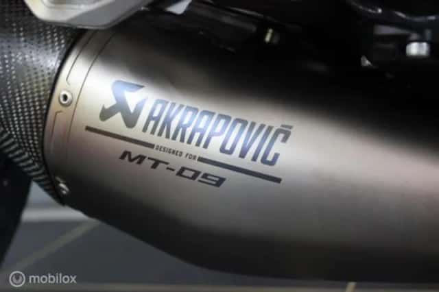 Yamaha MT 09 SP (2018) thumbnail 3