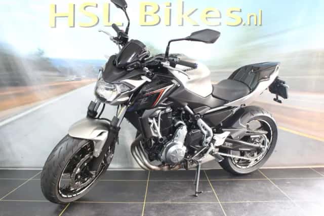 Kawasaki Z 650 (2017) thumbnail 2