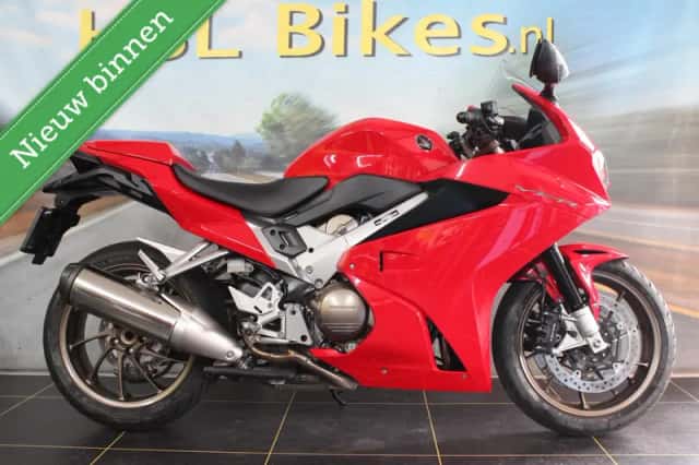 Honda VFR 800 (2015) thumbnail 1