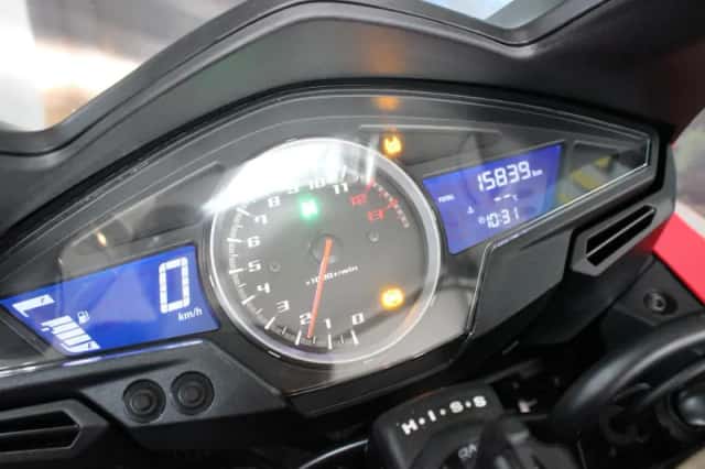 Honda VFR 800 (2015) thumbnail 4
