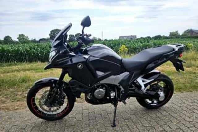 Honda VFR1200 (2012) thumbnail 2