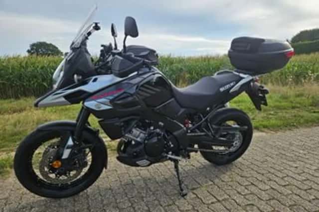 Suzuki V-Strom (2017) thumbnail 3