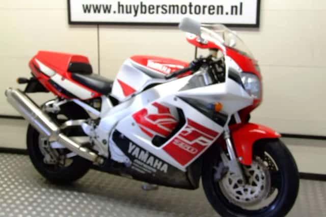 Yamaha YZF 750R (1997) thumbnail 1