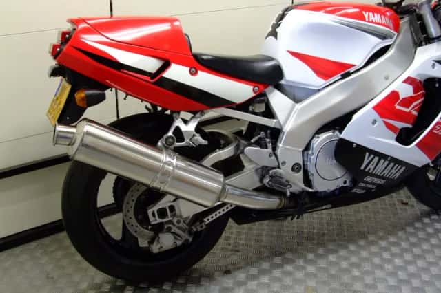 Yamaha YZF 750R (1997) thumbnail 3