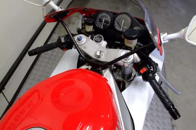 Yamaha YZF 750R (1997) thumbnail 4