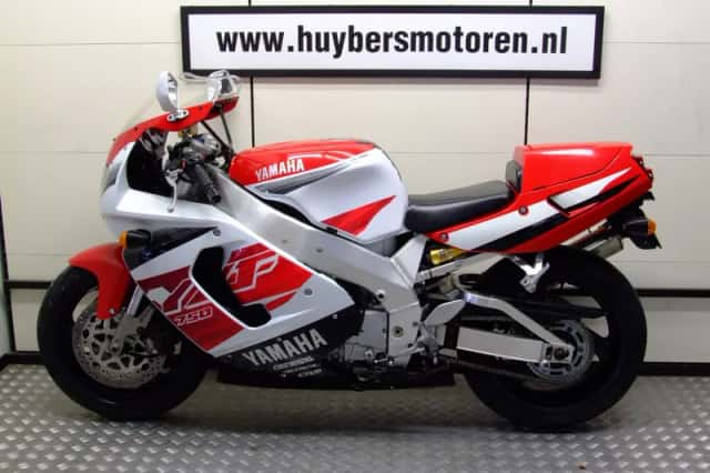 Yamaha YZF 750R (1997) thumbnail 5