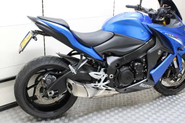 Suzuki GSX S 1000F (2016) thumbnail 3