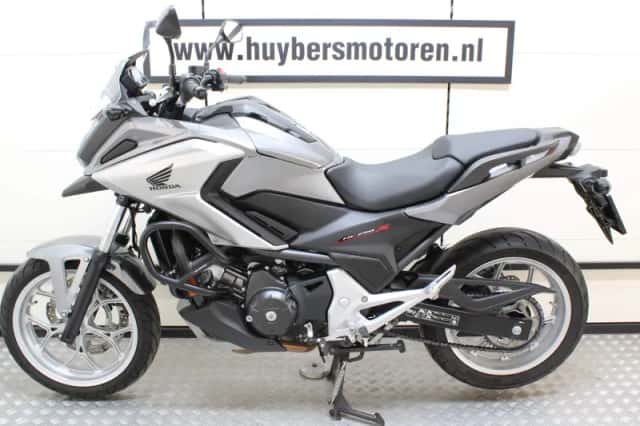 Honda NC750X (2016) thumbnail 5