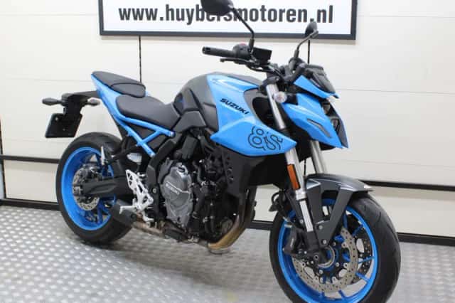 Suzuki GSX-8S (2024) thumbnail 1