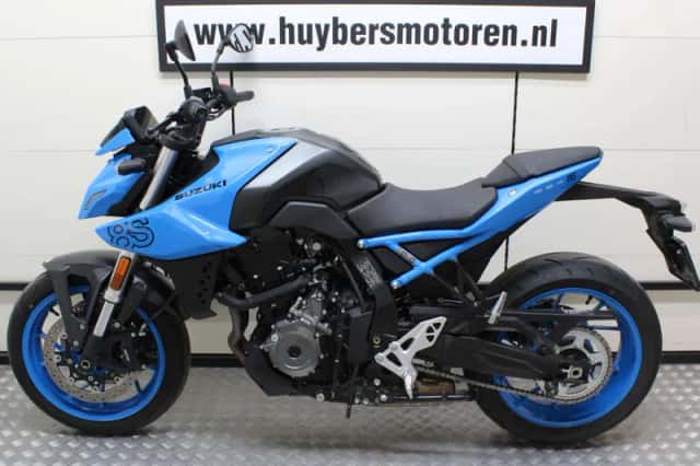 Suzuki GSX-8S (2024) thumbnail 3