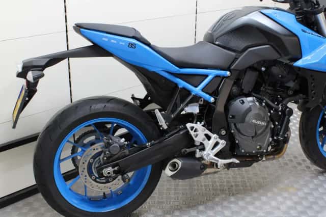 Suzuki GSX-8S (2024) thumbnail 5