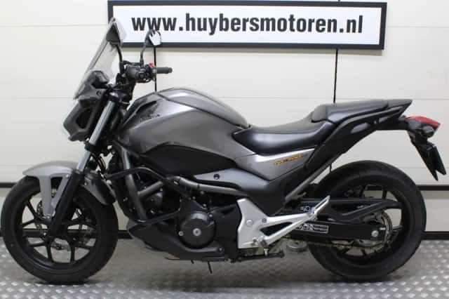 NC700S Naked (2013) thumbnail 5