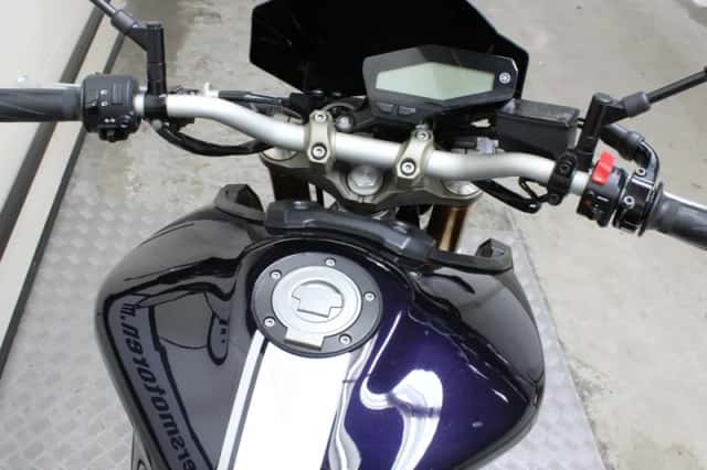 Yamaha MT-09 (2016) thumbnail 4