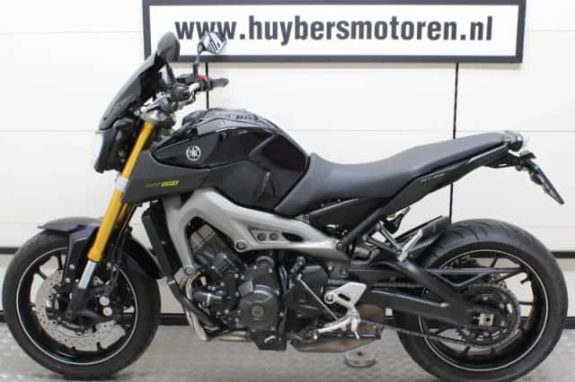 Yamaha MT-09 (2016) thumbnail 5
