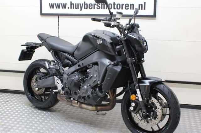 Yamaha MT-09 (2021) thumbnail 1