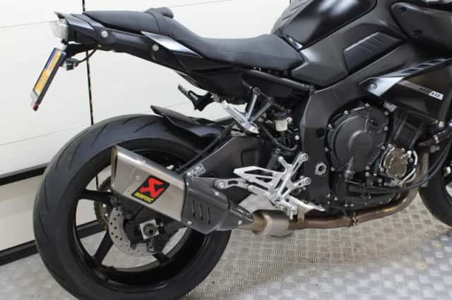 Yamaha MT-10 (2018) thumbnail 3