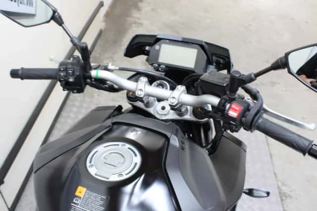 Yamaha MT-10 (2018) thumbnail 4