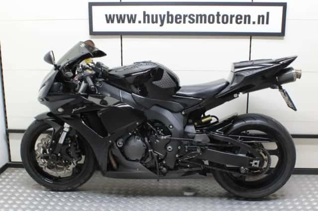 Honda CBR 1000 RR Fireblade (2006) thumbnail 5