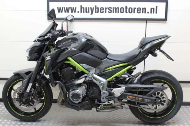 Kawasaki Z900 (2017) thumbnail 5
