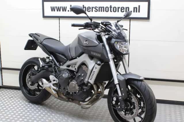 Yamaha MT-09 (2014) thumbnail 1