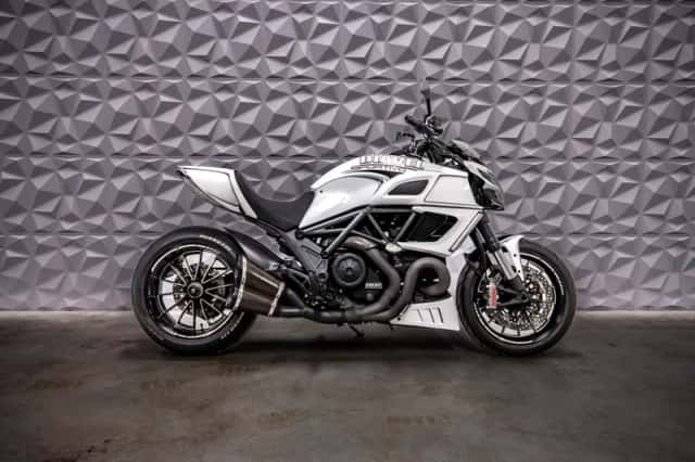 Ducati Diavel (2011) thumbnail 3