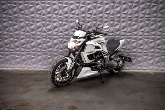 Ducati Diavel (2011) thumbnail 5