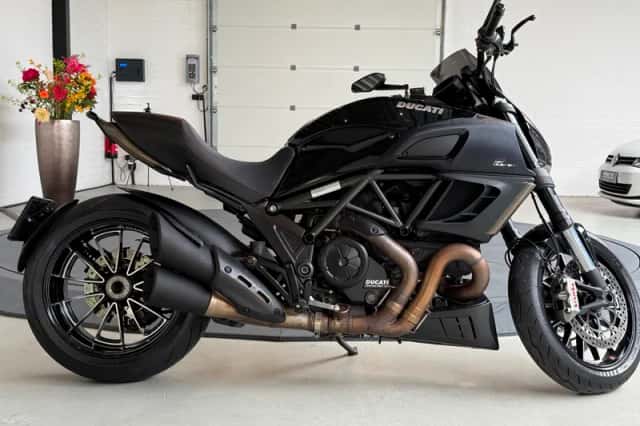 Ducati Diavel (2012) thumbnail 2