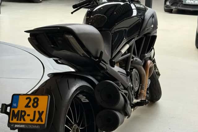 Ducati Diavel (2012) thumbnail 3