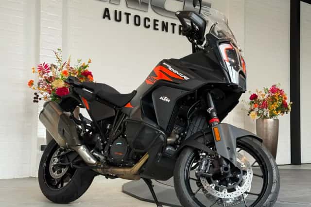 KTM 1290 Super Adventure (2022) thumbnail 1