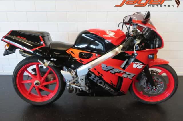 Honda VFR 400R NC30 (1995) thumbnail 1