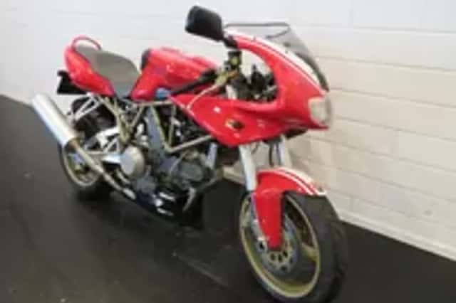 Ducati 900 SS 900SS NUDA (1999) thumbnail 2