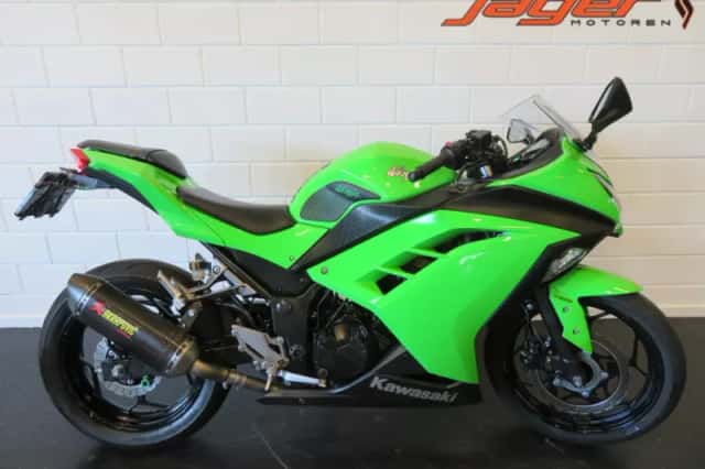 Kawasaki Ninja 300 (2016) thumbnail 1