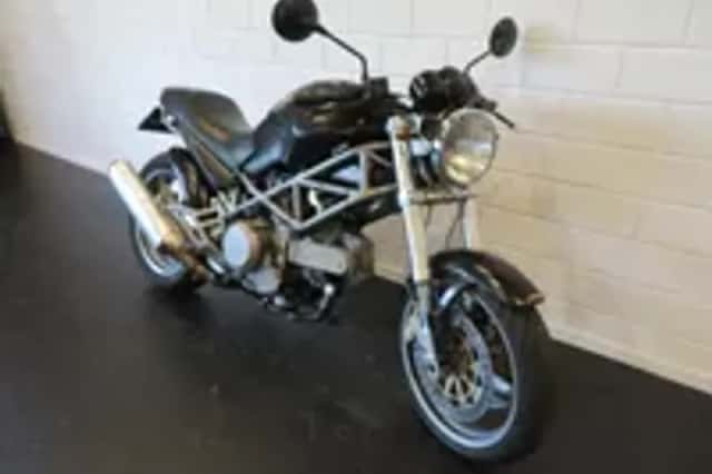 Ducati Monster 620IE Dark (2002) thumbnail 2
