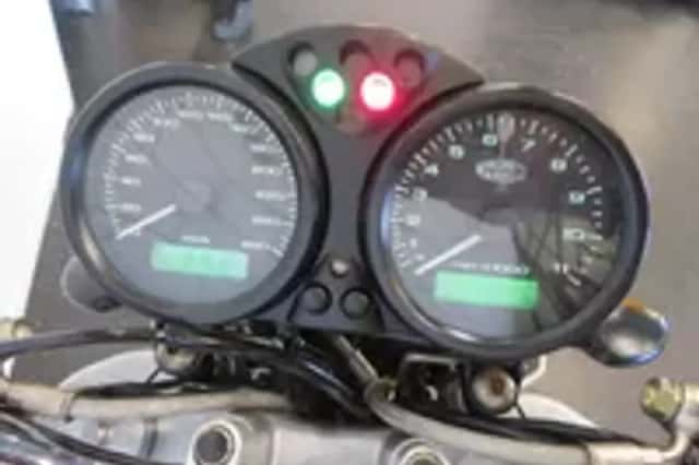Ducati Monster 620IE Dark (2002) thumbnail 6