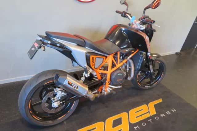 KTM Duke 690 (2016) thumbnail 3
