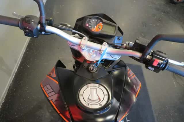 KTM Duke 690 (2016) thumbnail 5