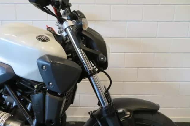 Yamaha MT-03 (2010) thumbnail 4