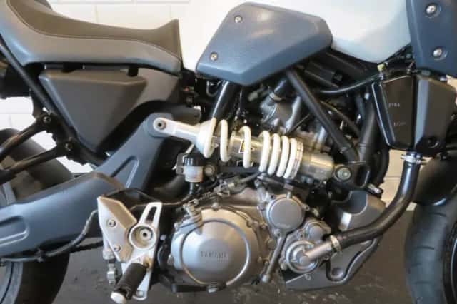 Yamaha MT-03 (2010) thumbnail 5