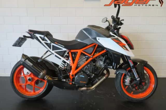 KTM 1290 Super Duke GT (2017) thumbnail 1